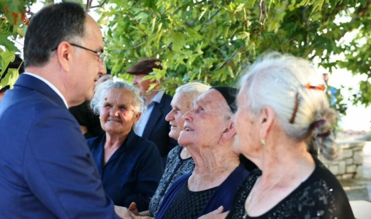 8 Marsi, presidenti Begaj: Bekuar qofshin gratë shqiptare, forca e vërtetë e jetës sonë!