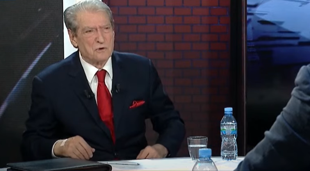“Bëjnë pazare”/ Ankohet Berisha: Media po më censuron në mënyrë barbare!