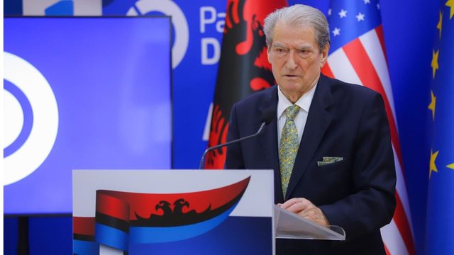 Berisha ia hedh fajin partive të vogla/ Na morën të paktën 8 deputetë!