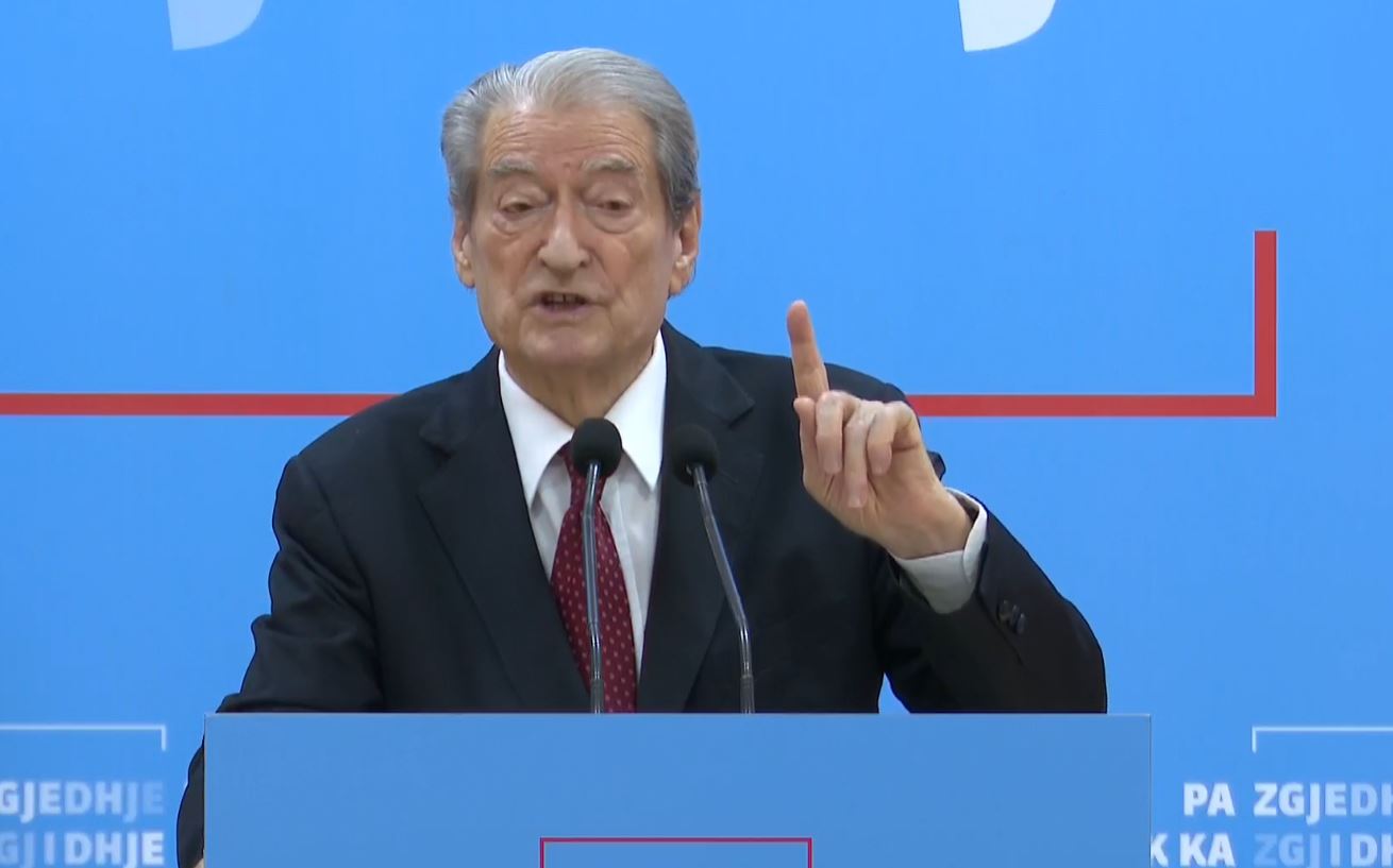 “Ishin perfektë dhe të ndërgjegjshëm”/ Berisha bëhet nostalgjik për diktaturën komuniste