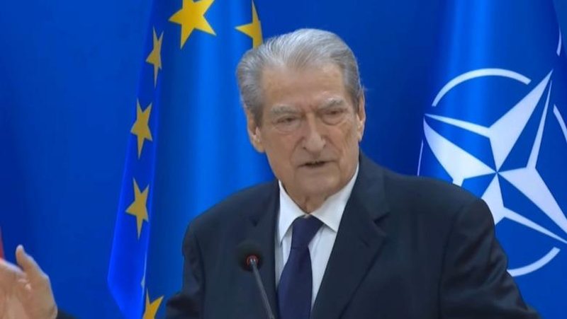 Pse Berisha ka frikë ta pranojë publikisht se deputetët e tij braktisën fushatën?