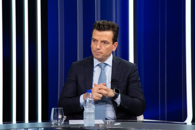 Vija e kuqe për mua!/ Agron Shehaj nuk përjashton kandidimin për Bashkinë e Tiranës