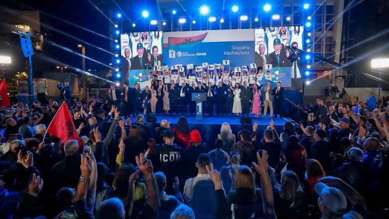 Berisha mbyll fushatën e Durrësit: Nuk do gjeni as vrimë miu! Kush prek votën…