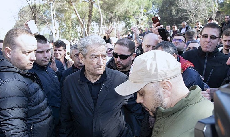 Megaoperacioni Itali-SPAK, në kërkim vëllai i truprojës së Sali Berishës!