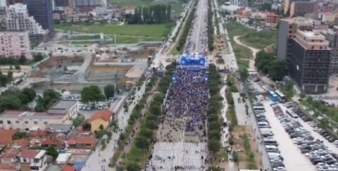 Pamjet nga mitingu përmbyllës i PD ne “Bulevardin e Ri”