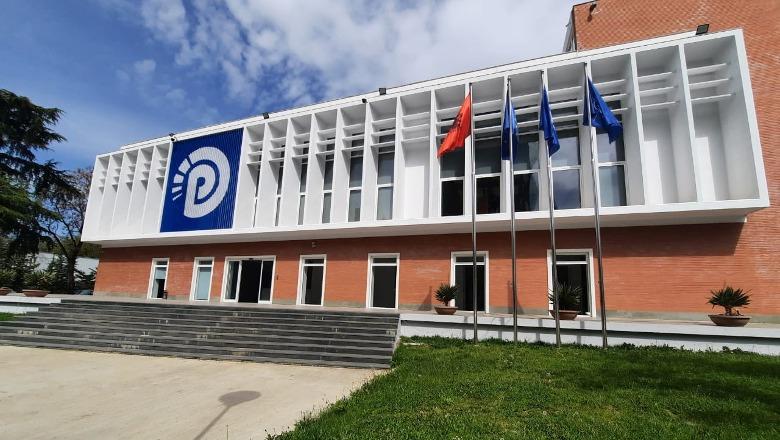 Prapaskenat e PD, ja tre grupet që janë brenda selisë blu