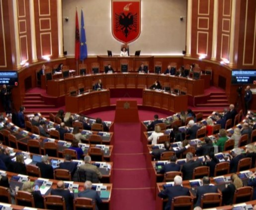 Parlamenti i ri, dy botë politike/ PS me fytyra të reja, PD me rikthime të vjetra