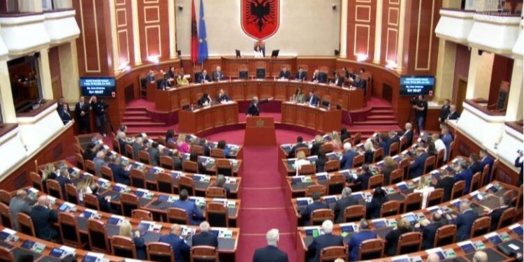 Sot seancë plenare në Kuvend/ Në rend dite edhe ndryshimet në buxhetin e shtetit