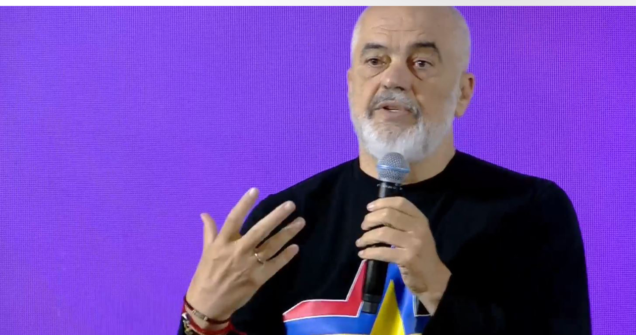 Rama ndan pamjet: Gjimnazi “Jani Nushi” në Lushnje po rilind me klasa të reja