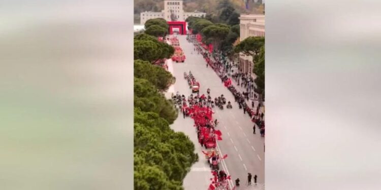 “Tirana, Kryeqendra e Shqiptarisë”, Veliaj ndan momente nga “Parada e Shqiptarëve”