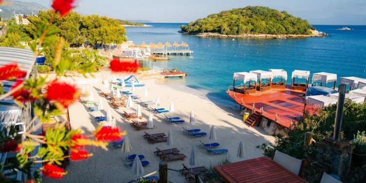 “Lonely Planet”: Ja udhëzuesi se çfarë duhet të dini për të vizituar Shqipërinë