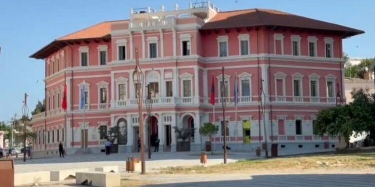 Rama vizitë në Vlorë, pritet të mbërrijë në Bashki
