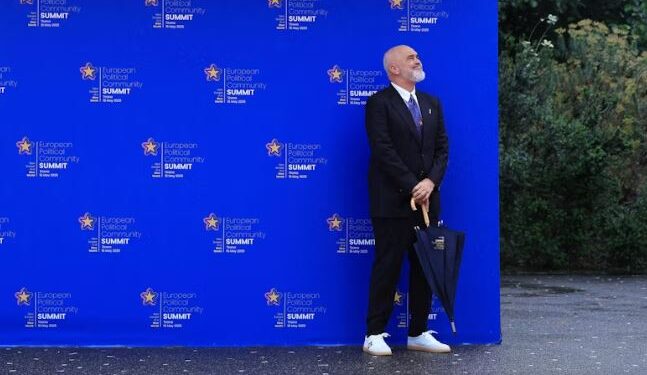 Gazeta gjermane “Suddeutsche Zeitung”: Edi Rama, pikturë dhe pushtet!