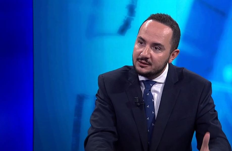 Lirohet nga burgu ish-deputeti i PD Ervin Salianji