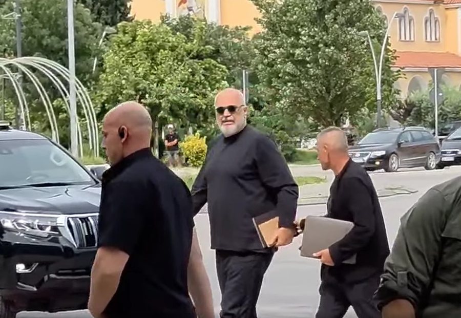 “U bë kohë e gjatë me të njëjtët njerëz”, Rama sinjale të forta në Fier