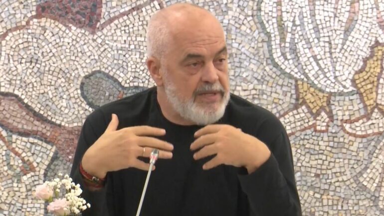 Ndërtimet pa leje/ Rama paralajmëron inspektorët: Do mbajnë përgjegjësi penale