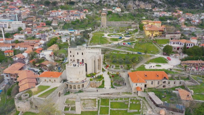 Turistët në Krujë/ Mbi 1.3 milion vizitorë në Muzeun Historik dhe atë Etnografik