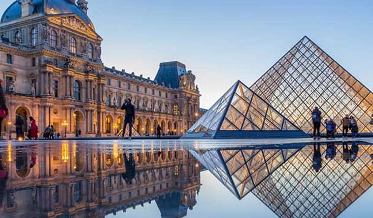 1793 Paris, Francë – Hapet zyrtarisht Luvri, muzeu me mbi 380,000 objekte