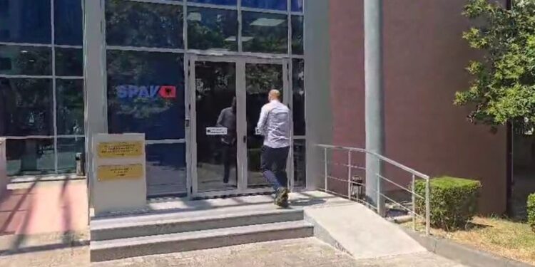 Pretendon se i kanë vjedhur vota, Aulon Kalaja paraqitet në SPAK