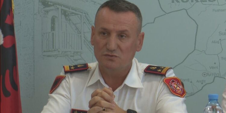Drejtori i MZSH: Bashkitë nuk janë bashkëpunuese, problem uniformat e zjarrfikësve