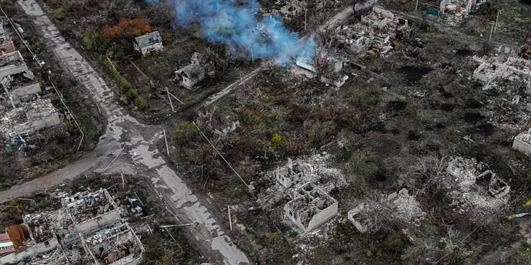 Shefat e NATO-s takim virtual mbi luftën në Ukrainë