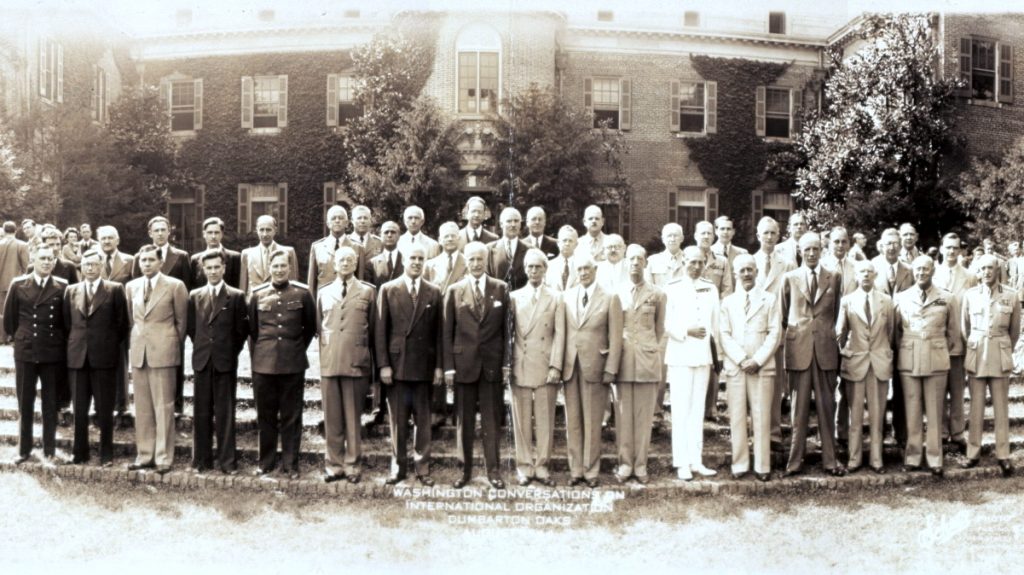 1944 – Konferenca e Dumbarton Oaks, si u parapri organizimi i OKB-së