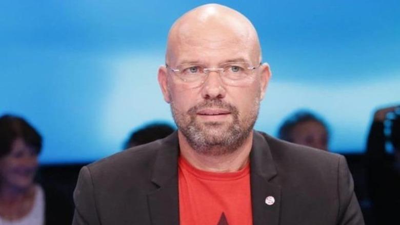 ‘Votat blihen në Shqipëri’/ Manjani nuk ‘kursen’ opozitën