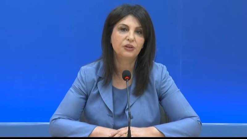 Pse mungoi Jozefina Topalli në seancën e betimit në Parlament?