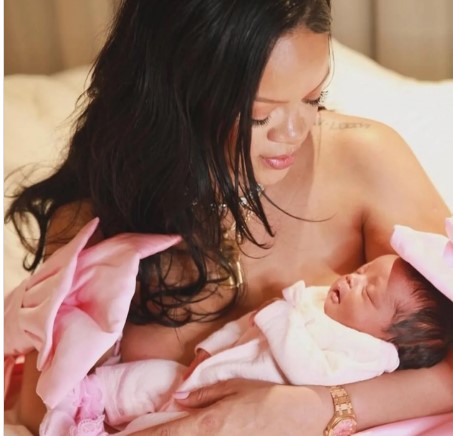 Rihanna bëhet nënë për herë të tretë, zbulon emrin e foshnjes