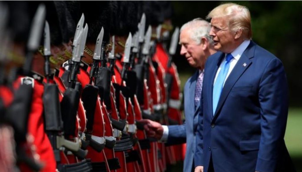 Trump në vizitën shtetërore në Britani, ceremoni madhështore dhe ‘provë’ diplomatike