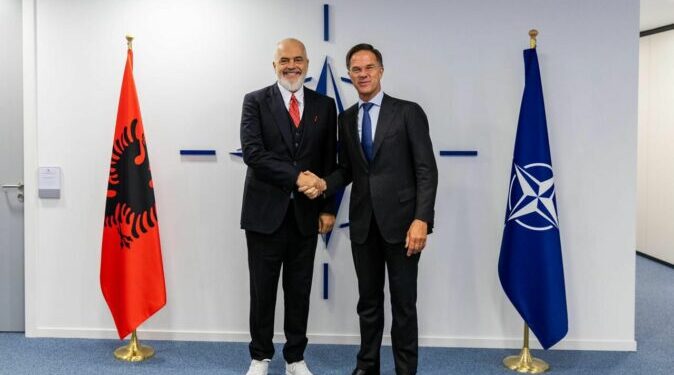 Rutte batuta me kryeministrin: Ju jeni shumë i gjatë, por Shqipëria…