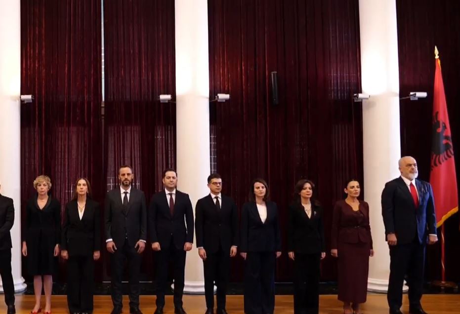 Nis ceremonia e betimit të qeverisë, kabineti i ministrave merr detyrën në Presidencë
