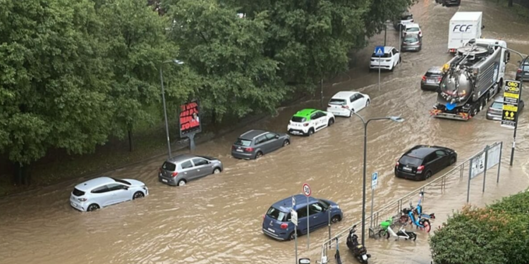 Moti i keq godet veriun e Italisë, përmbytet Milano, alarm portokalli për Lombardinë