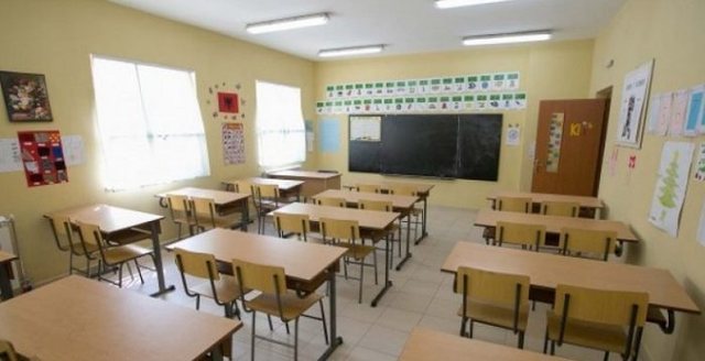 Prindërit kërkojnë transport falas për fëmijët/ Nxënësit bojkotojnë mësimin
