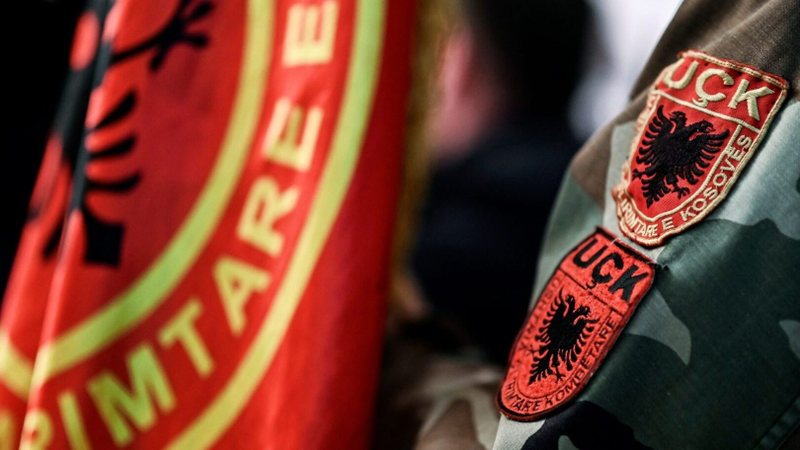 Veteranët e UÇK sqarojnë Albin Kurtin/ Protesta në Tiranë është e kombit, jo e partive!