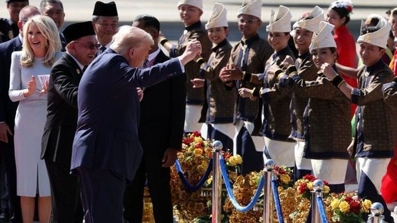 Trump e nisi turin në Azi me vallëzim, video bëhet virale