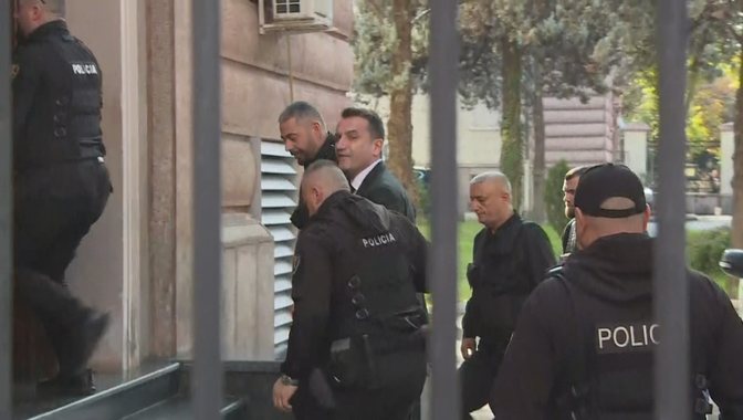 Erion Veliaj mbërrin në Gjykatën Kushtetuese