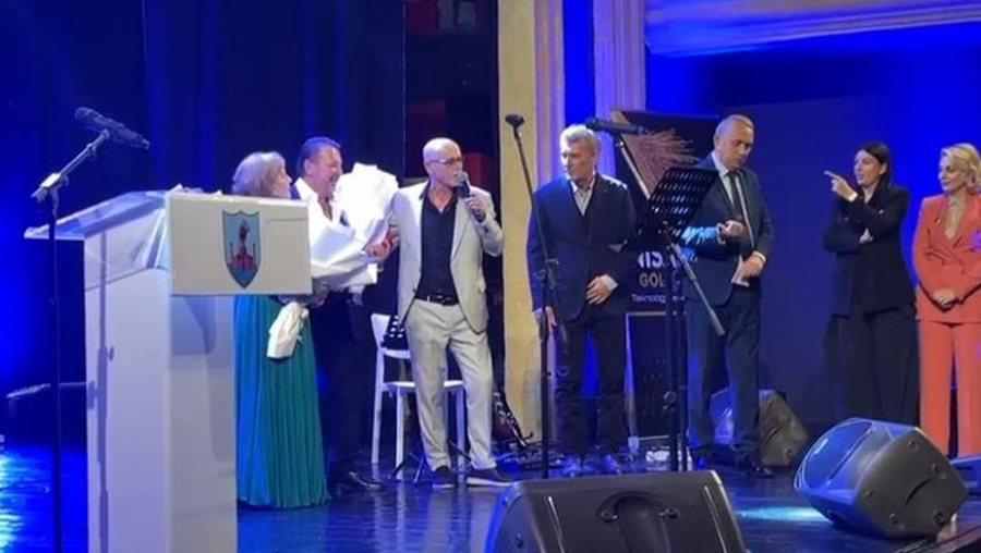 Mira Murati dhe Josif Gjipali nderohen me titullin “Qytetar Nderi i Vlorës”