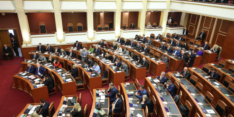 Nga raportet për 2024-ën te mbetjet, çfarë do të diskutohet sot në seancë plenare