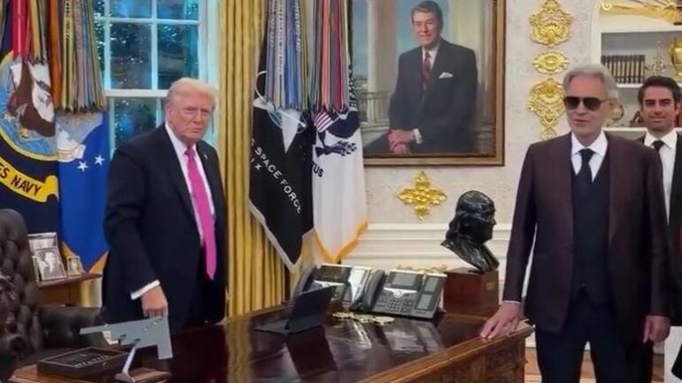 VIDEOLAJM/ Trump pret në Shtëpinë e Bardhë tenorin italian Andrea Bocelli