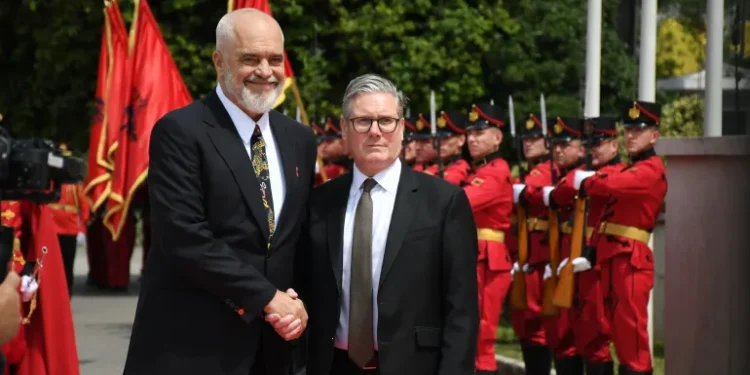 Starmer mbron Shqipërinë: E kanë fyer padrejtësisht, por në fakt duhet vlerësuar
