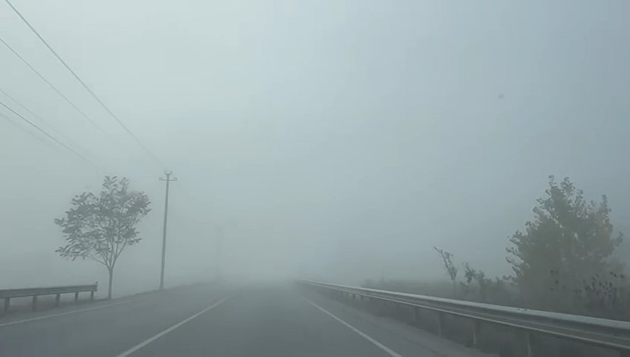 Mjegulla pushton aksin Korçë-Maliq, kërkohet kujdes nga drejtuesit e mjeteve