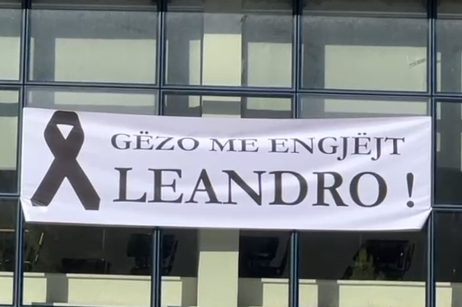 “Gëzo me Engjëjt Leandro!” Ditë zie në gjimnazin “Ali Demi” në Vlorë