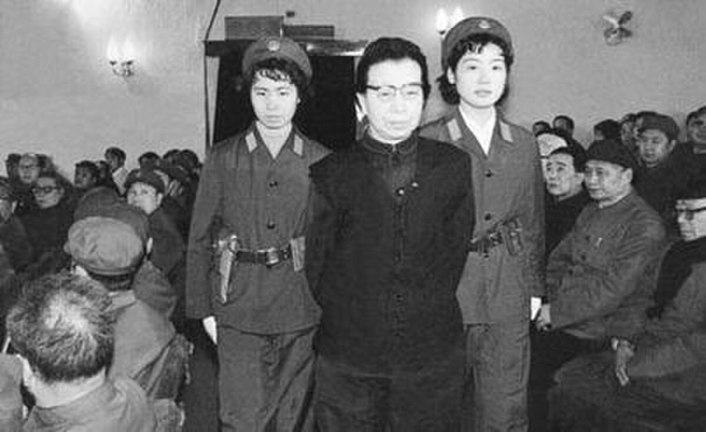 1976 – Fundi i Revolucionit Kulturor, arrestohet gruaja e Mao Ce Dunit