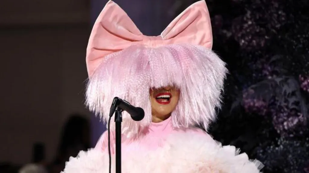 Sia-n nuk e do më, por stilin e jetesës ia lakmon! Çudia me ish-burrin e këngëtares