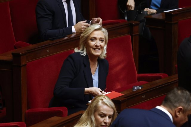 E bujshme në Francë! Fitore simbolike për Le Pen