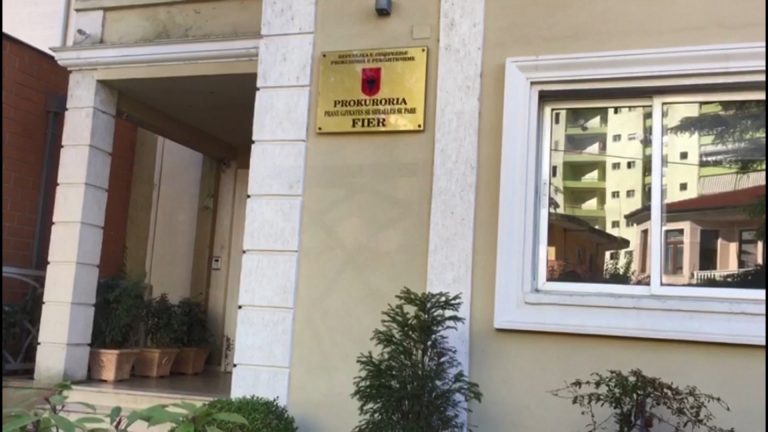 Ndërtimet pa leje “hanë kokat” e 7 zyrtarëve bashkiakë