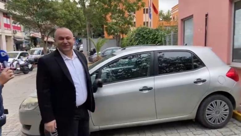Reagon kryebashkiaku Shkreli: “Nuk u thashë banorëve të votonin Tom Doshin”