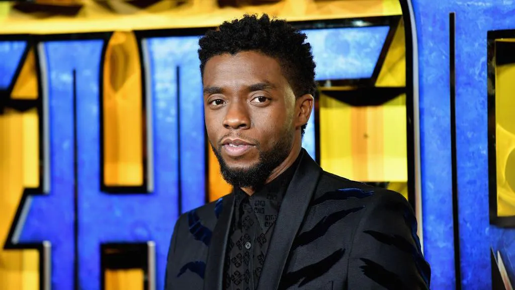 Chadwick Boseman nderohet me yll në Hollywood Walk of Fame