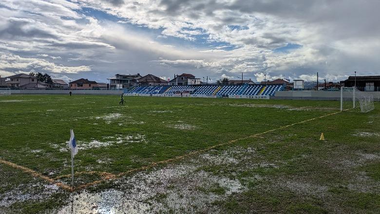 Fusha e stadiumit e përmbytur, shtyhet ndeshja e Kategorisë së Parë